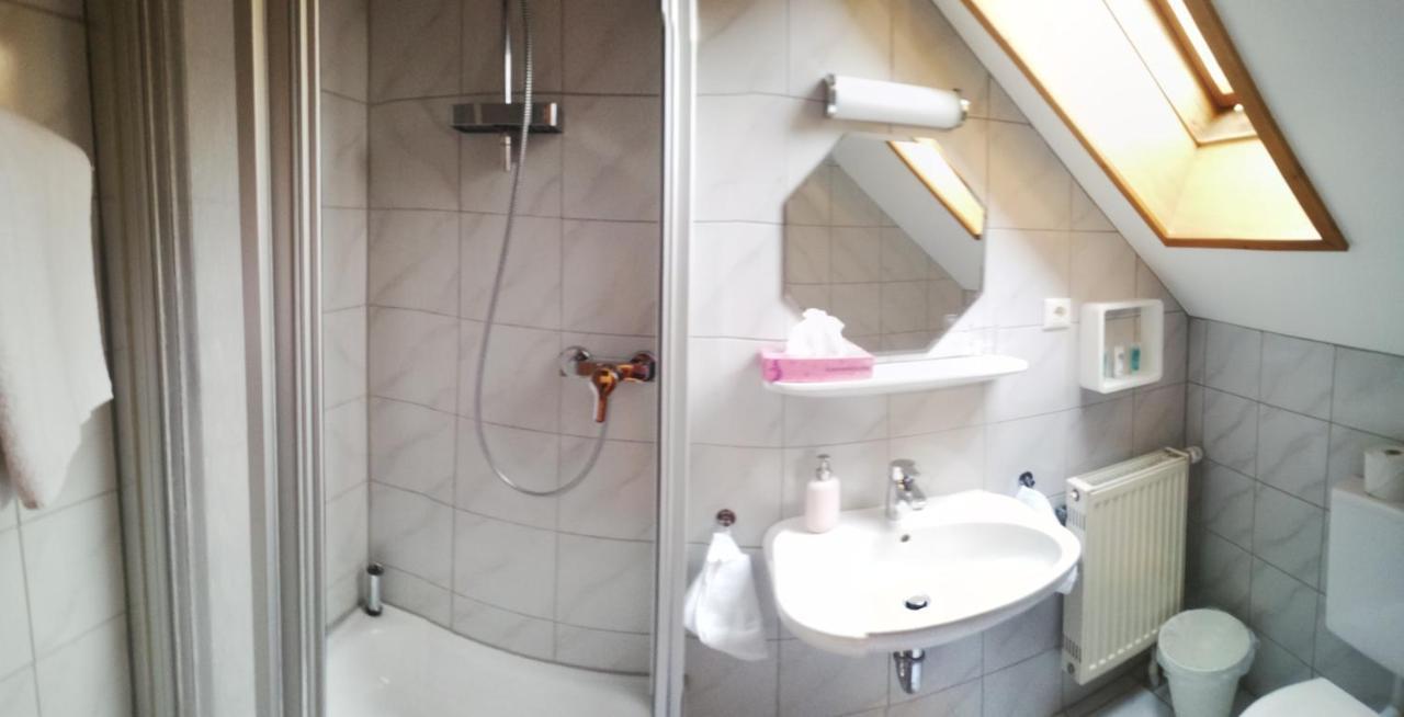 Gaststaette Liebl Hotel Wiesent Екстериор снимка